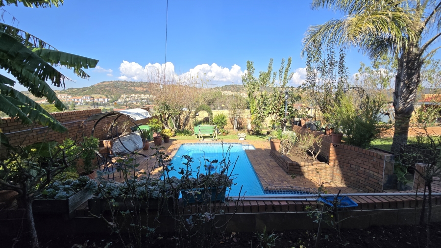 6 Bedroom Property for Sale in Winchester Hills Gauteng