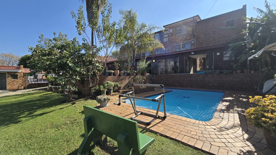 6 Bedroom Property for Sale in Winchester Hills Gauteng