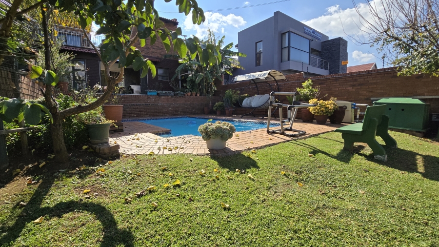 6 Bedroom Property for Sale in Winchester Hills Gauteng