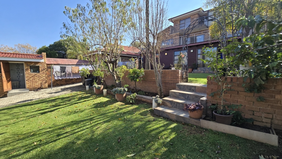 6 Bedroom Property for Sale in Winchester Hills Gauteng