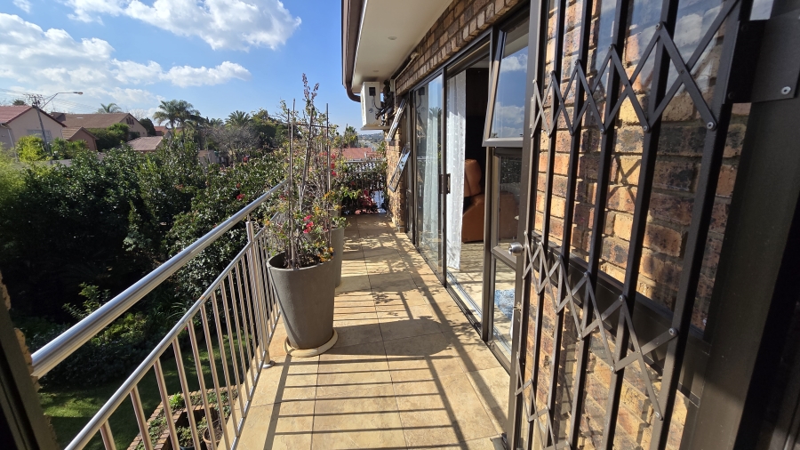 6 Bedroom Property for Sale in Winchester Hills Gauteng