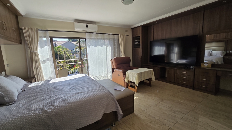 6 Bedroom Property for Sale in Winchester Hills Gauteng