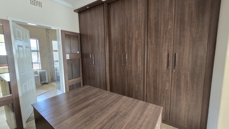 6 Bedroom Property for Sale in Winchester Hills Gauteng