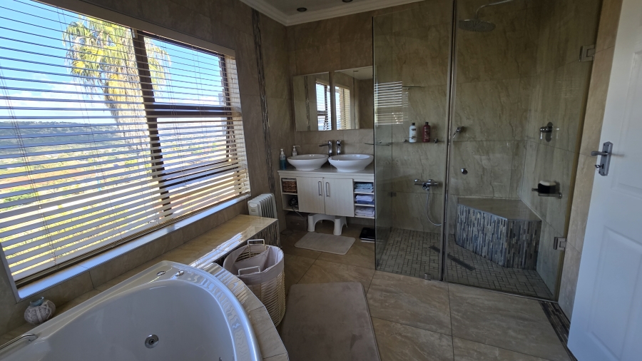 6 Bedroom Property for Sale in Winchester Hills Gauteng