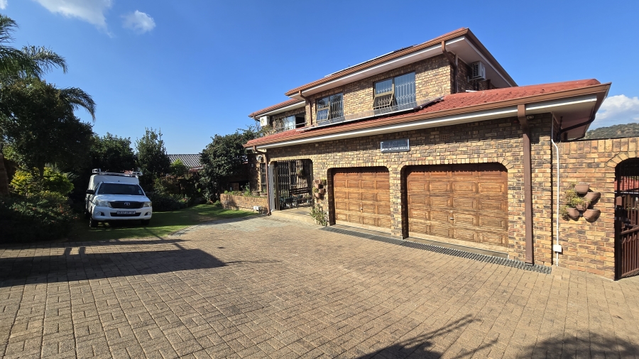 6 Bedroom Property for Sale in Winchester Hills Gauteng