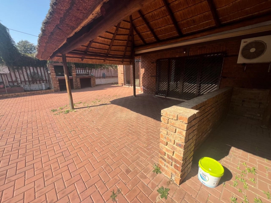 4 Bedroom Property for Sale in Brackendowns Gauteng