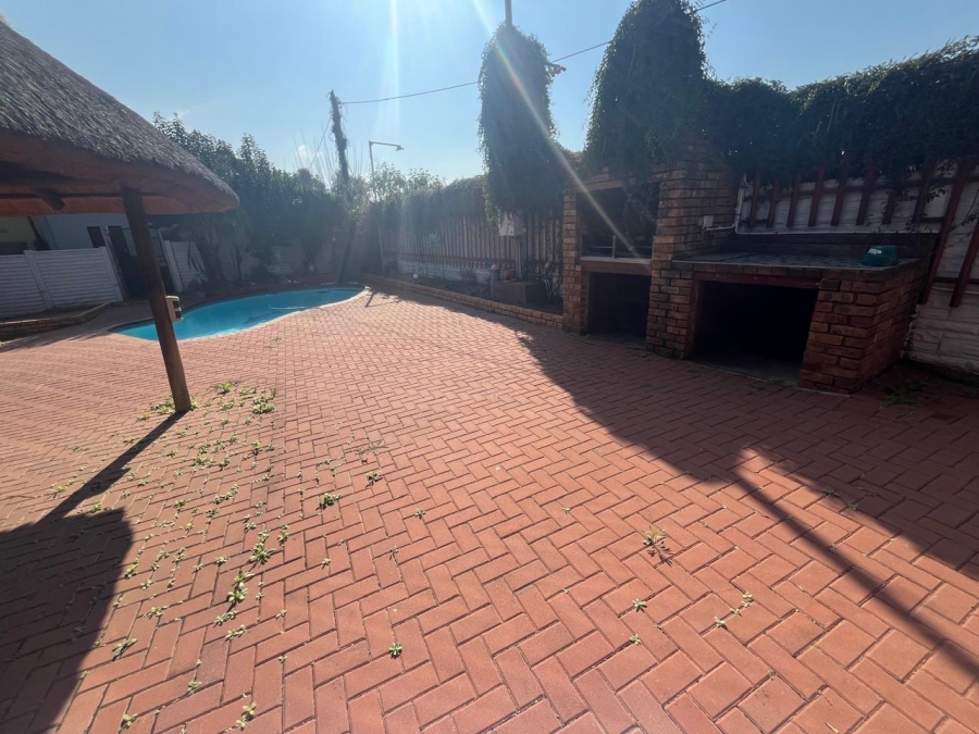 4 Bedroom Property for Sale in Brackendowns Gauteng