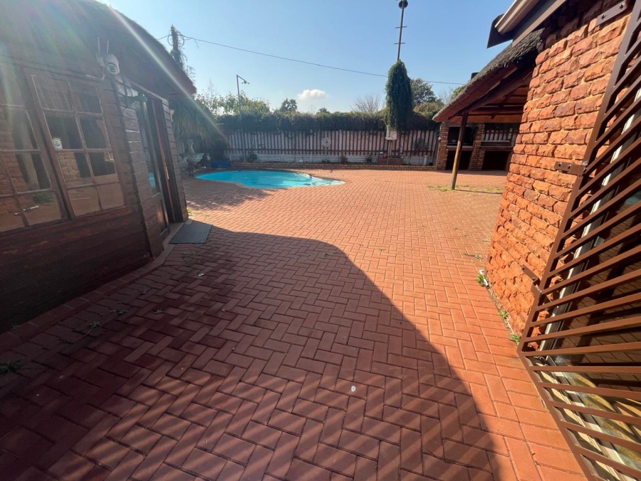 4 Bedroom Property for Sale in Brackendowns Gauteng