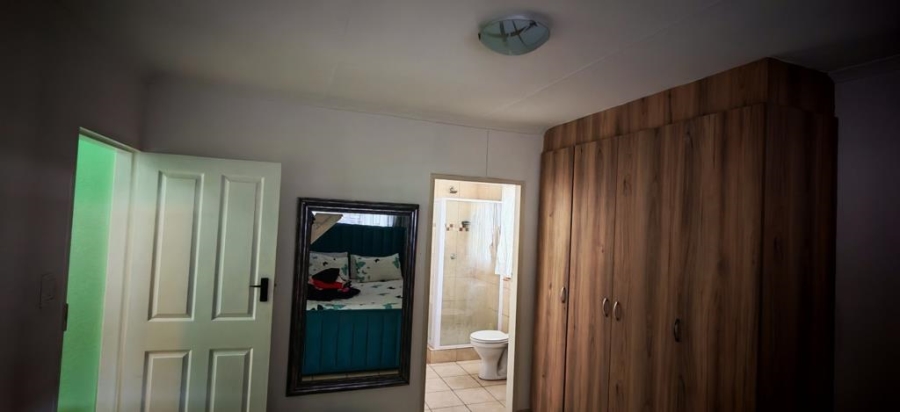 3 Bedroom Property for Sale in Albertsdal Gauteng
