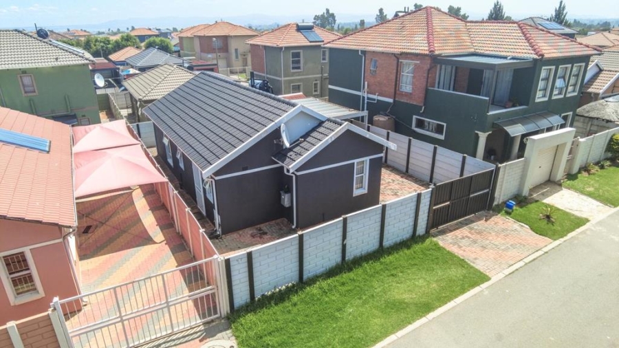 3 Bedroom Property for Sale in Albertsdal Gauteng