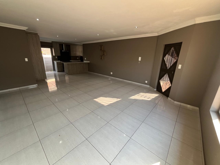 3 Bedroom Property for Sale in Brackenhurst Gauteng