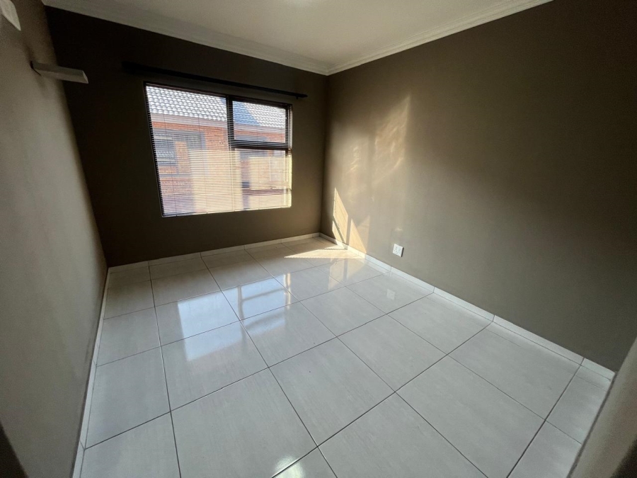 3 Bedroom Property for Sale in Brackenhurst Gauteng