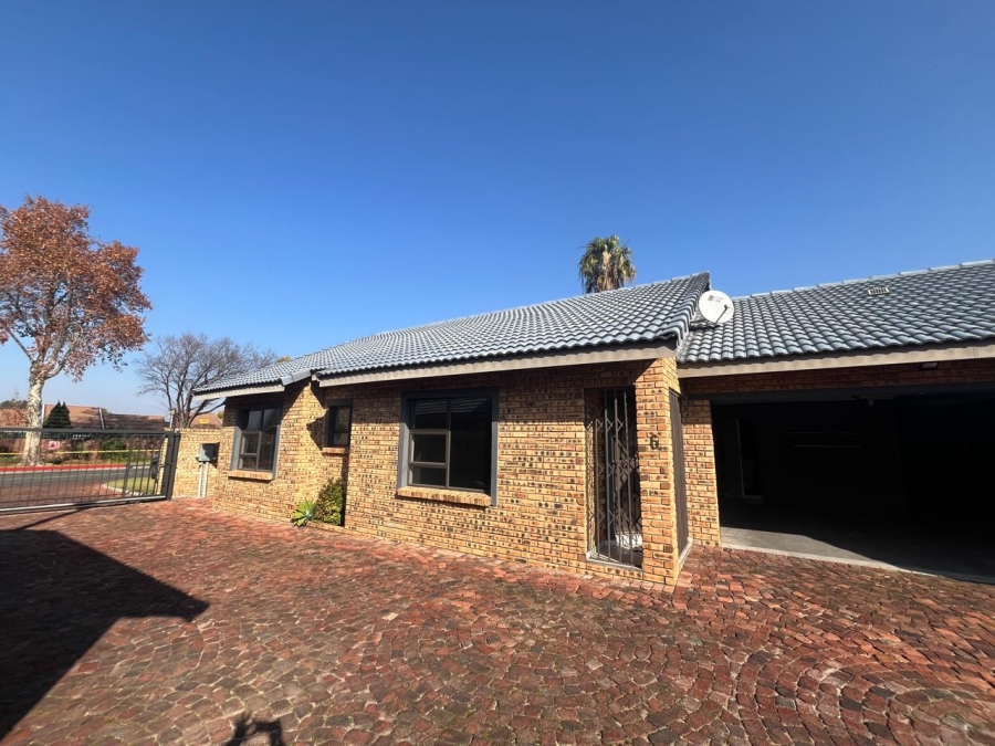 3 Bedroom Property for Sale in Brackenhurst Gauteng