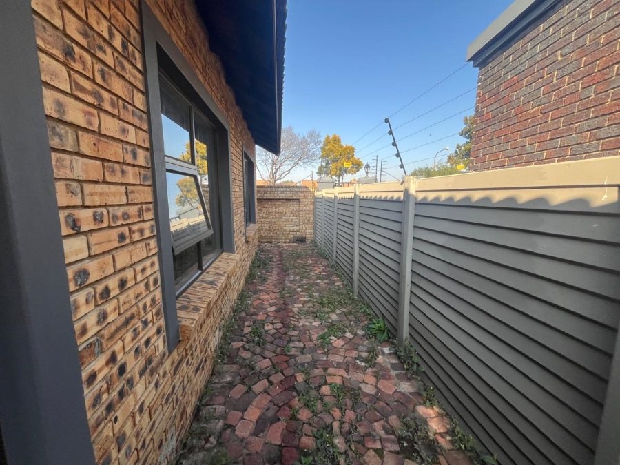 3 Bedroom Property for Sale in Brackenhurst Gauteng