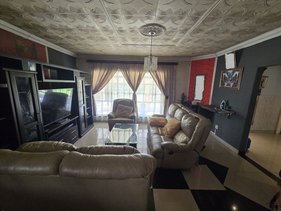 3 Bedroom Property for Sale in Rhodesfield Gauteng