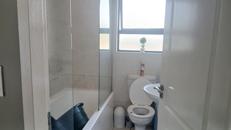 2 Bedroom Property for Sale in Noordhang Gauteng