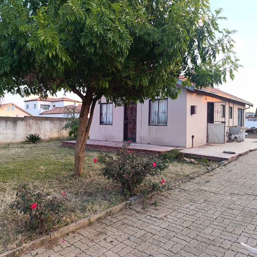 3 Bedroom Property for Sale in Lotus Gardens Gauteng