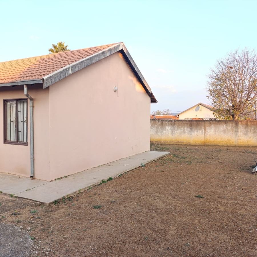 3 Bedroom Property for Sale in Lotus Gardens Gauteng