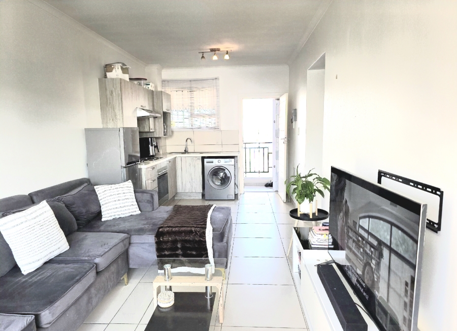 1 Bedroom Property for Sale in Erand Gardens Gauteng