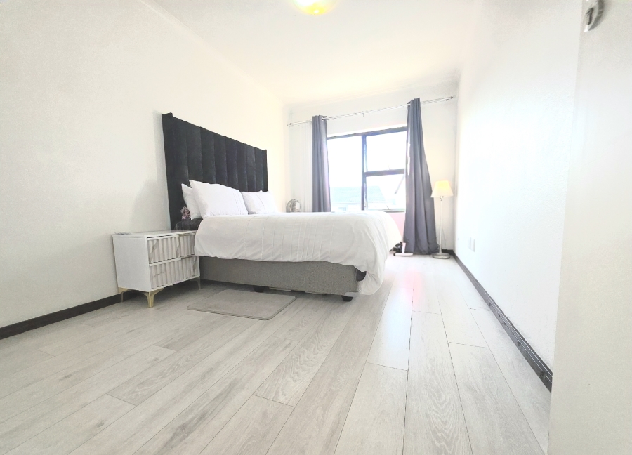 1 Bedroom Property for Sale in Erand Gardens Gauteng