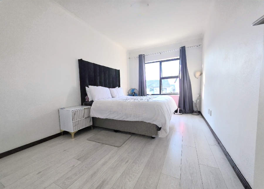 1 Bedroom Property for Sale in Erand Gardens Gauteng