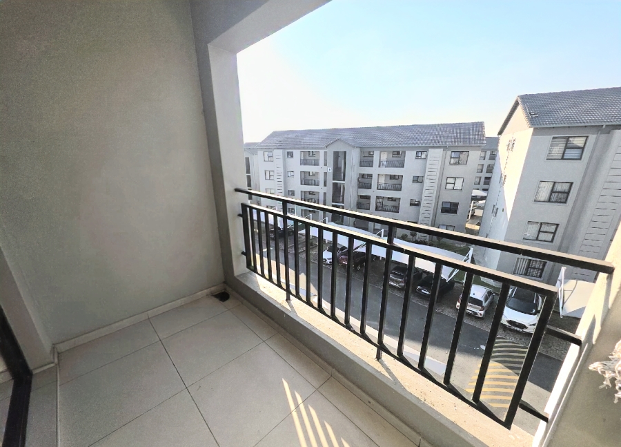 1 Bedroom Property for Sale in Erand Gardens Gauteng