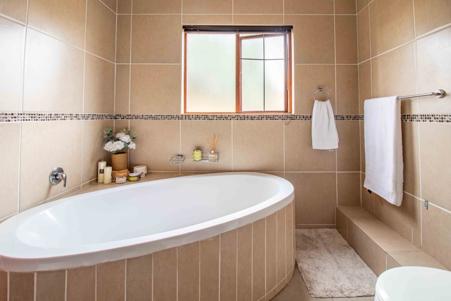3 Bedroom Property for Sale in Thatchfield Estate Gauteng