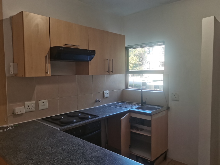 To Let 2 Bedroom Property for Rent in Douglasdale Gauteng