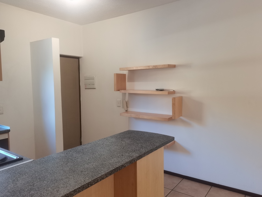 To Let 2 Bedroom Property for Rent in Douglasdale Gauteng