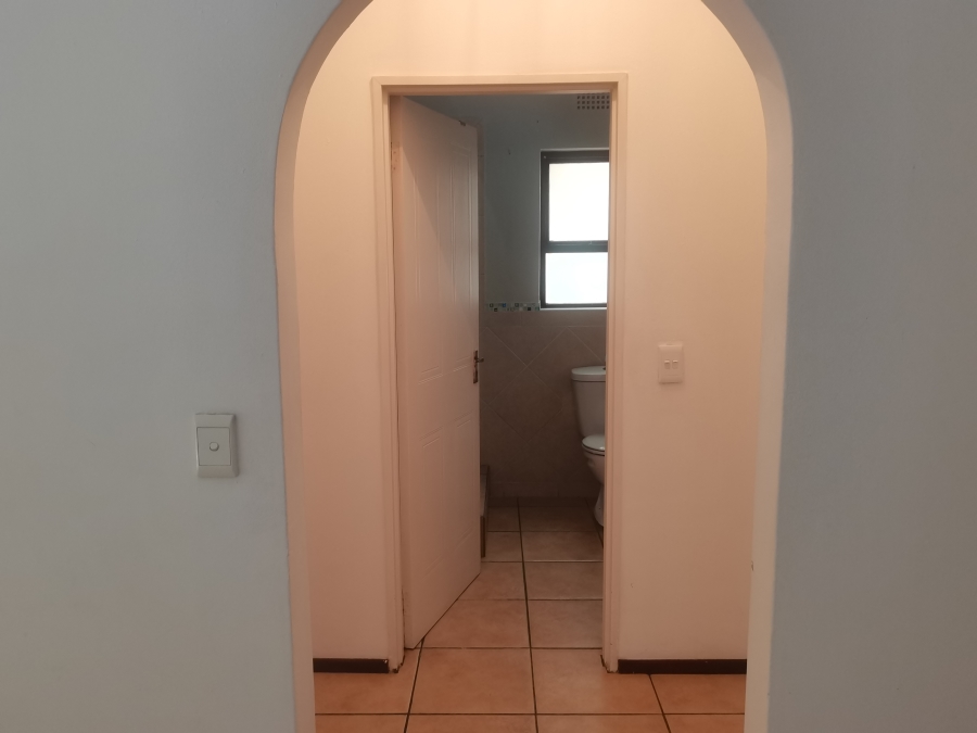 To Let 2 Bedroom Property for Rent in Douglasdale Gauteng