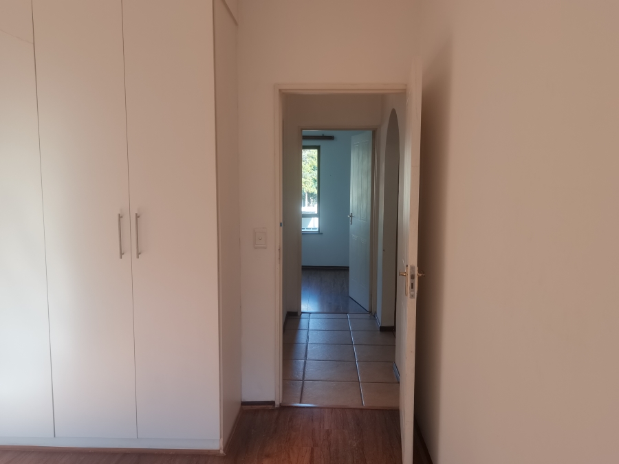 To Let 2 Bedroom Property for Rent in Douglasdale Gauteng
