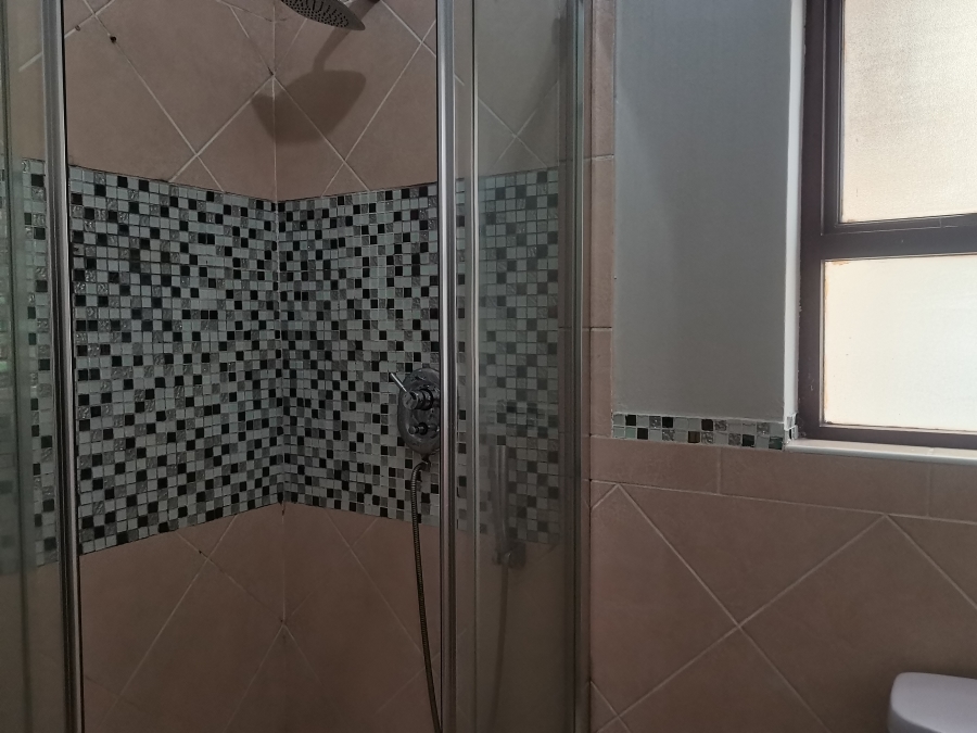 To Let 2 Bedroom Property for Rent in Douglasdale Gauteng