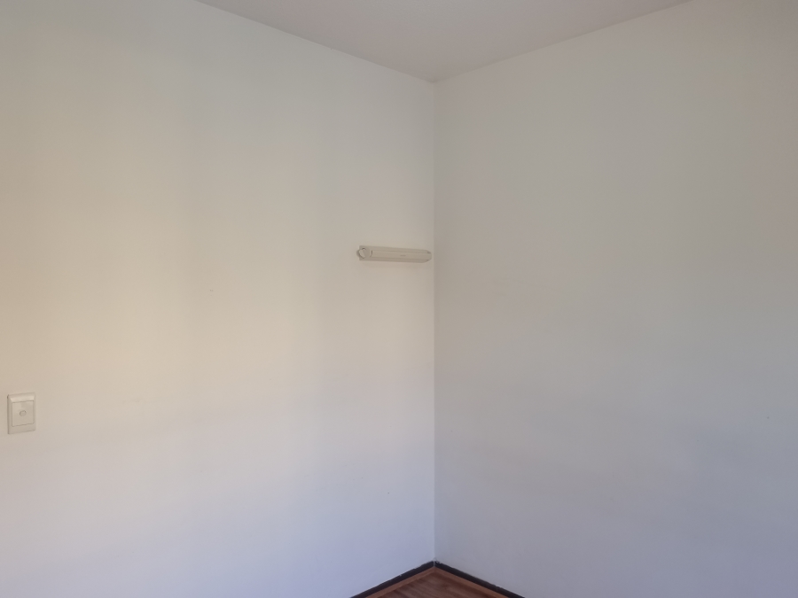 To Let 2 Bedroom Property for Rent in Douglasdale Gauteng