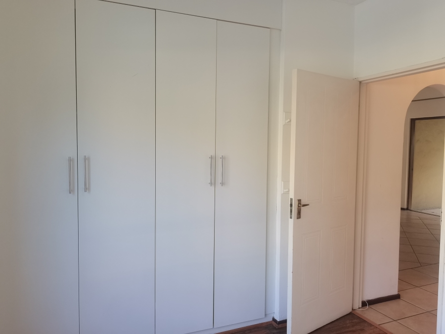 To Let 2 Bedroom Property for Rent in Douglasdale Gauteng