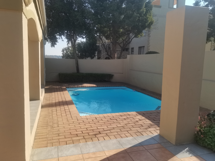 To Let 2 Bedroom Property for Rent in Douglasdale Gauteng