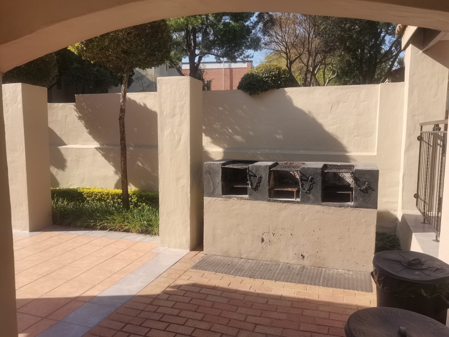 To Let 2 Bedroom Property for Rent in Douglasdale Gauteng