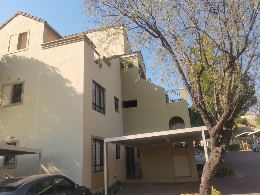 To Let 2 Bedroom Property for Rent in Douglasdale Gauteng
