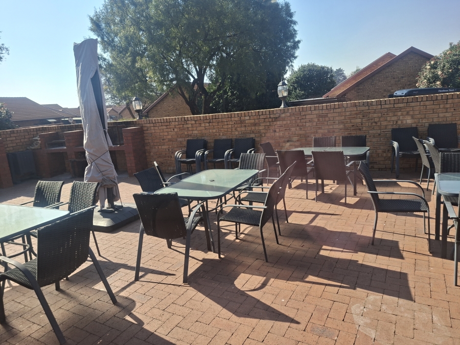 2 Bedroom Property for Sale in Willow Park Manor Gauteng