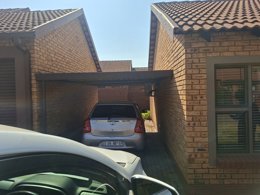 2 Bedroom Property for Sale in Willow Park Manor Gauteng
