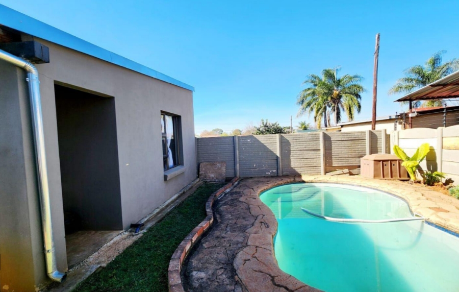 3 Bedroom Property for Sale in Danville Gauteng