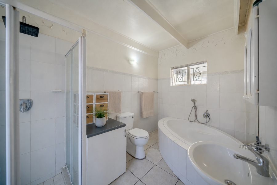 5 Bedroom Property for Sale in Hazelwood Gauteng