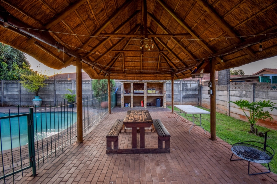 3 Bedroom Property for Sale in Sinoville Gauteng