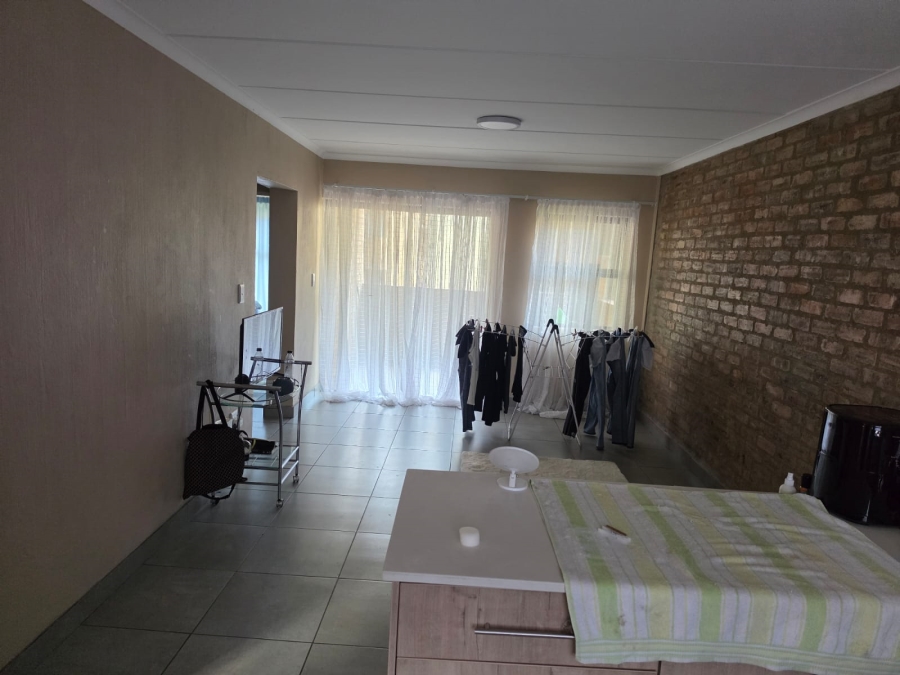 2 Bedroom Property for Sale in Pomona Gauteng