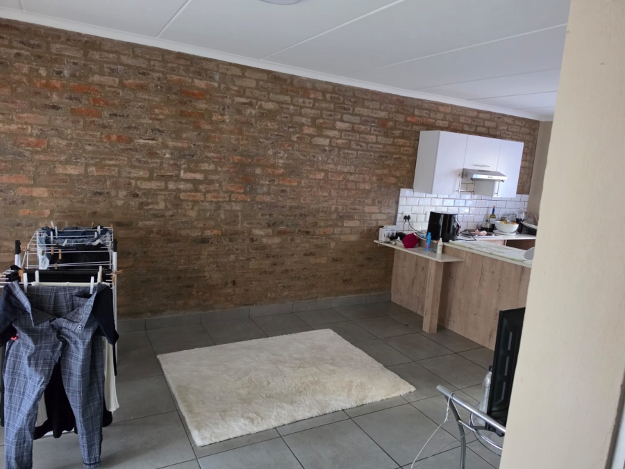 2 Bedroom Property for Sale in Pomona Gauteng