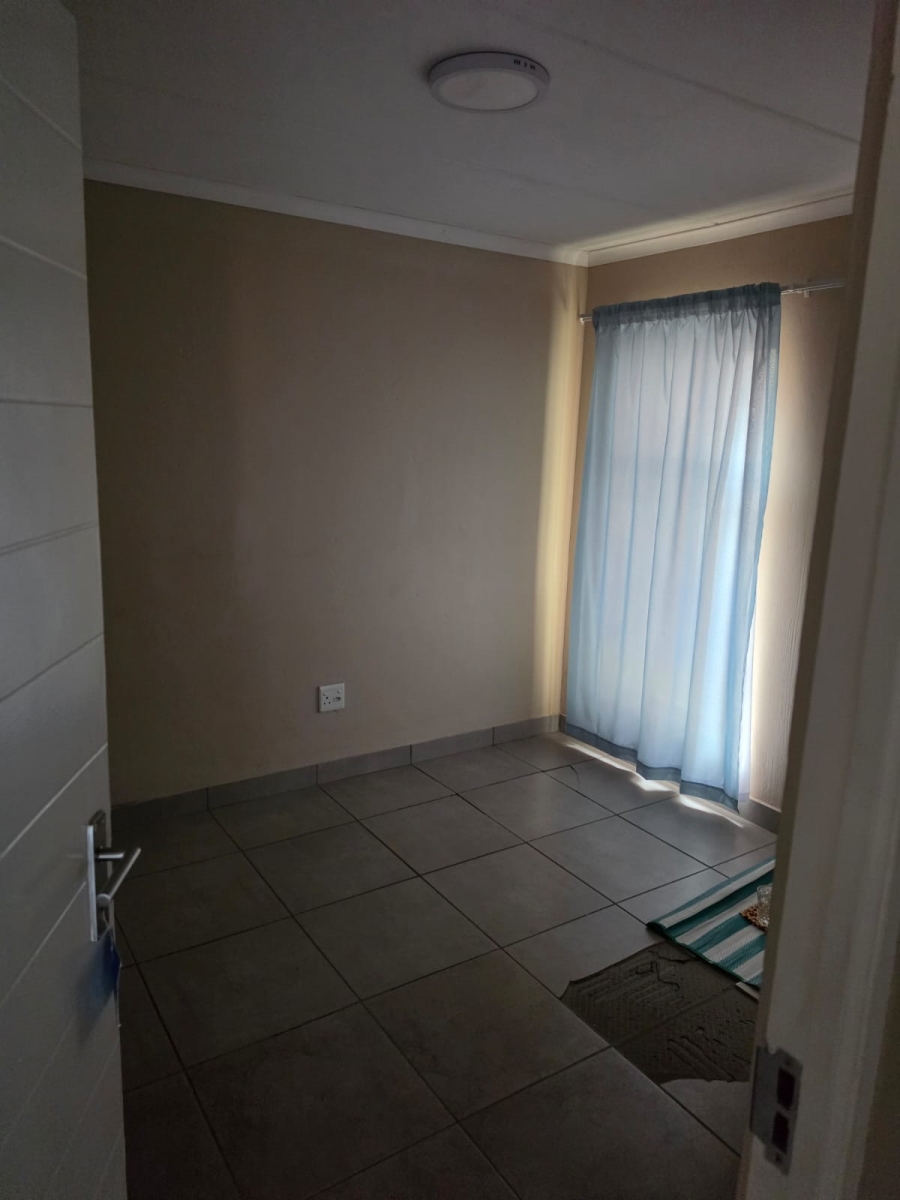 2 Bedroom Property for Sale in Pomona Gauteng