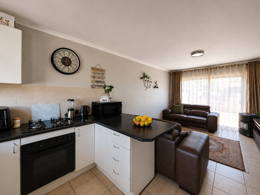 2 Bedroom Property for Sale in Heuwelsig Estate Gauteng