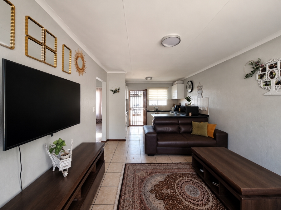 2 Bedroom Property for Sale in Heuwelsig Estate Gauteng
