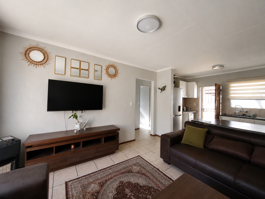 2 Bedroom Property for Sale in Heuwelsig Estate Gauteng