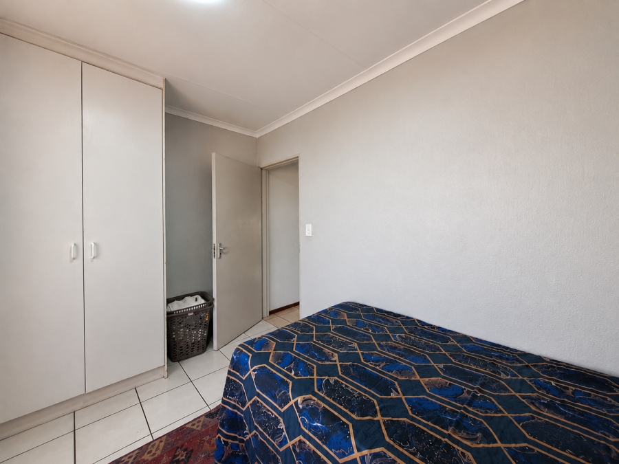 2 Bedroom Property for Sale in Heuwelsig Estate Gauteng