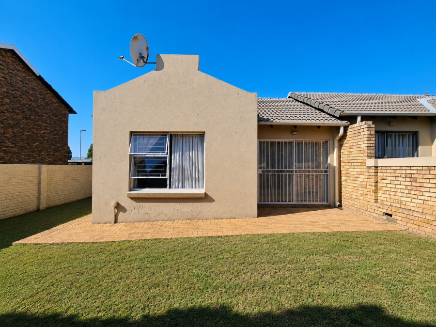 2 Bedroom Property for Sale in Heuwelsig Estate Gauteng